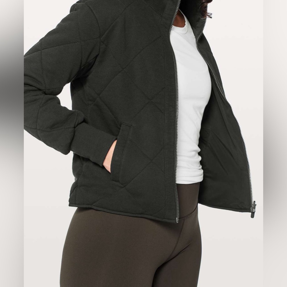 Lululemon Forever Warm Reversible Quilted Black Jacket Womens US Size 8